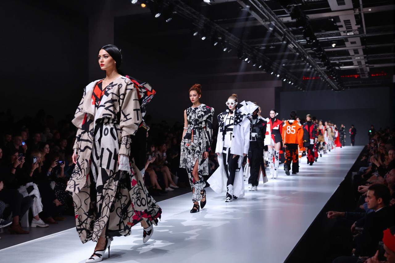 国际时装周中国面孔闪耀 新锐设计师作品获外媒盛赞 - 爆黑料 国际时装周中国面孔闪耀 新锐设计师作品获外媒盛赞